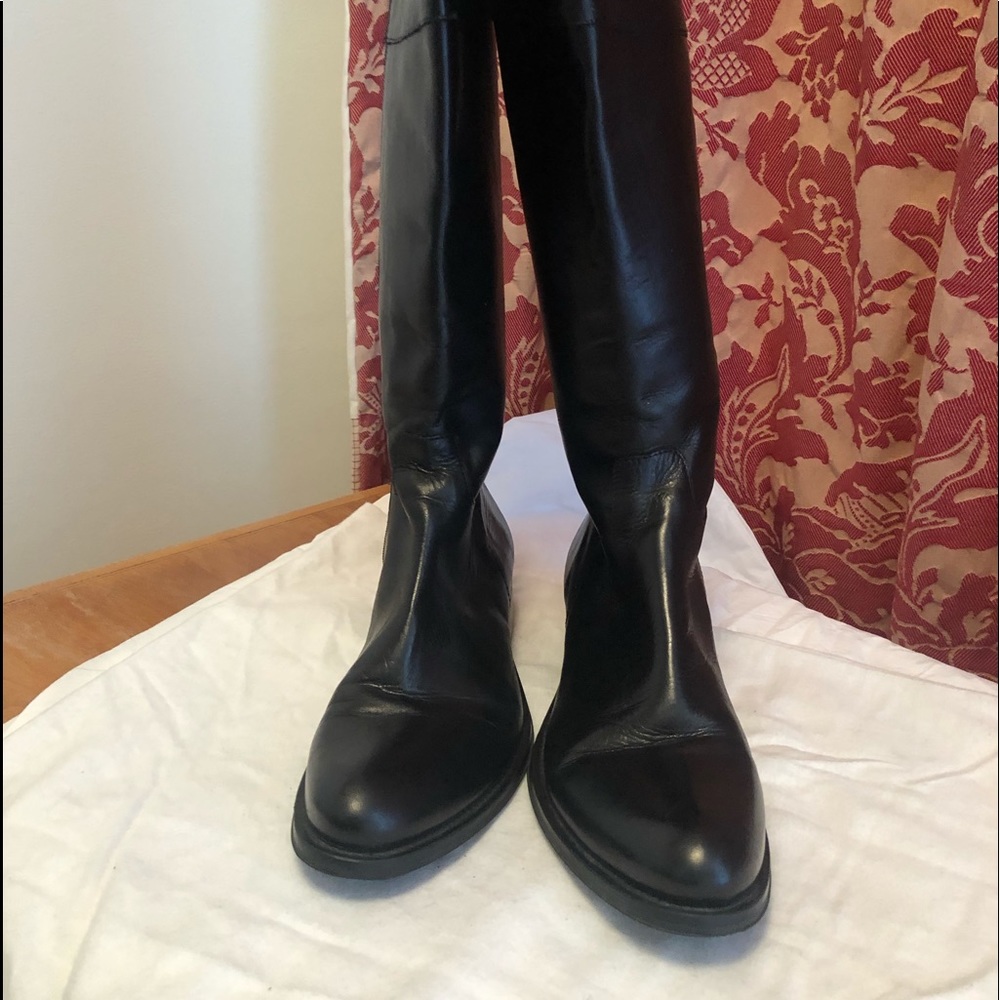 Ladies tall leather boot